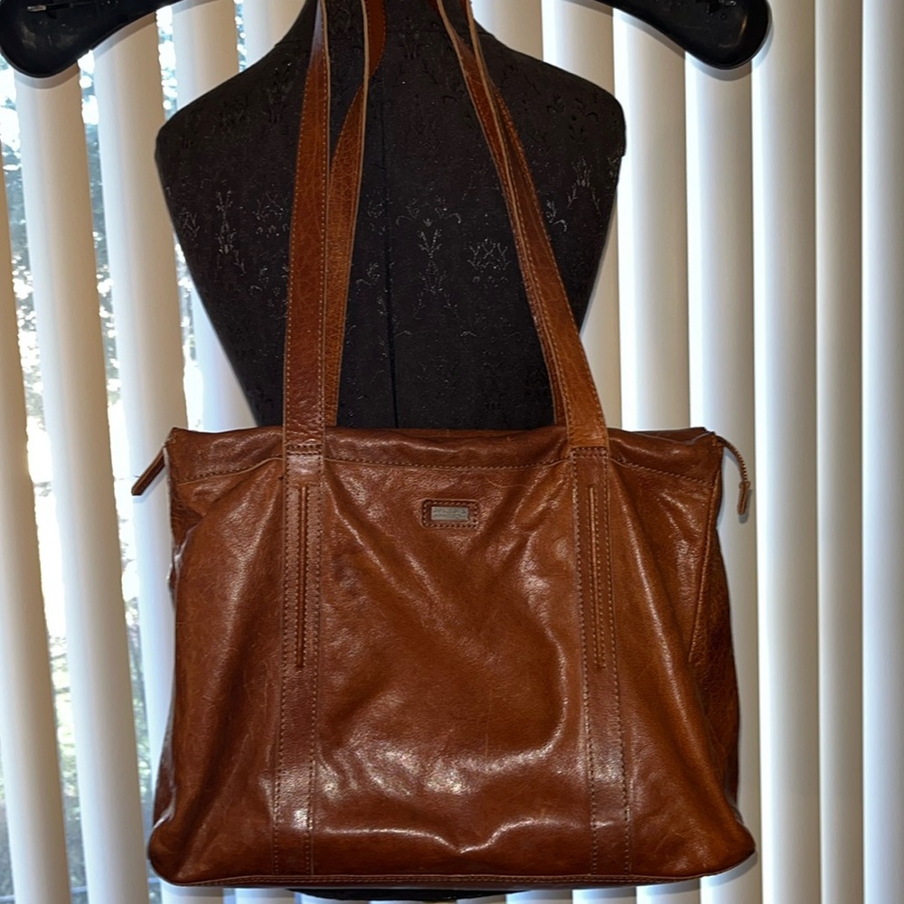 New Spike and Sparrow genuine leather multi function bag also can carry laptop